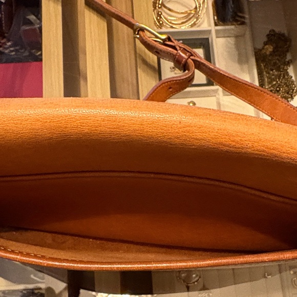 Vintage Coach Tan Genuine Leather Crossbody - Picture 10 of 12